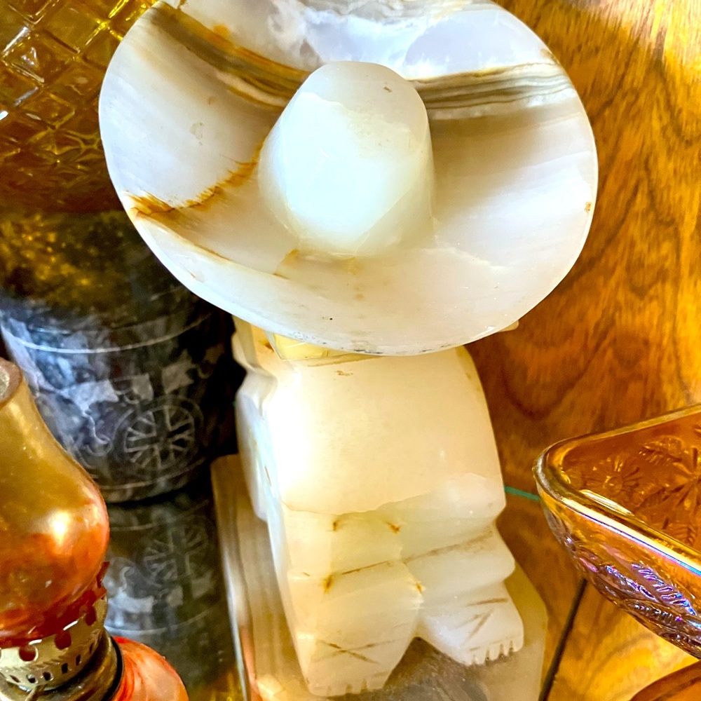 Agate sombrero men bookends.